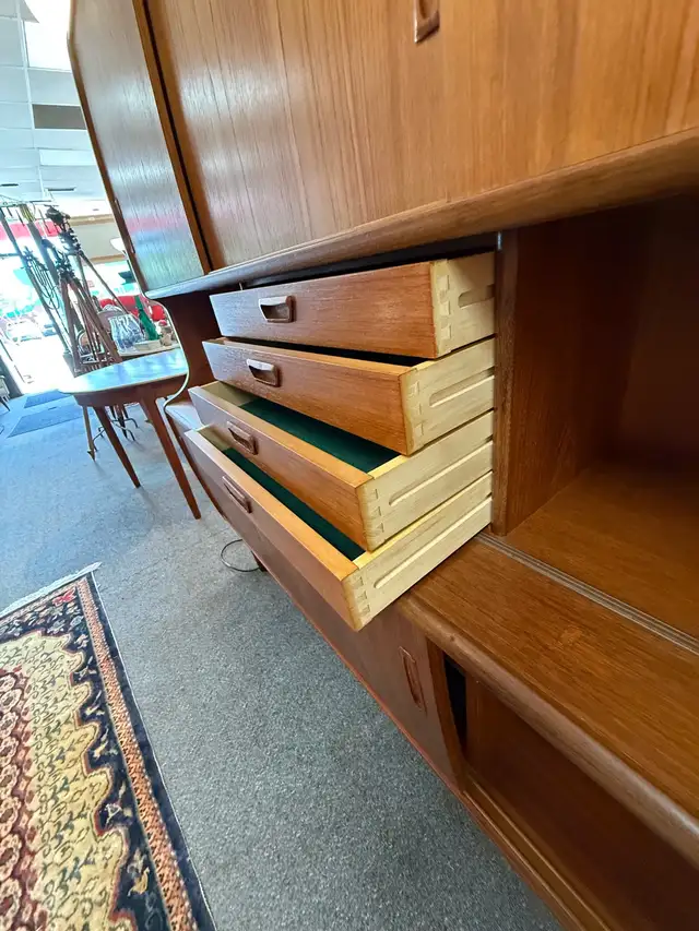 Mid-century modern Danish Teak Sideboard - Photo 5