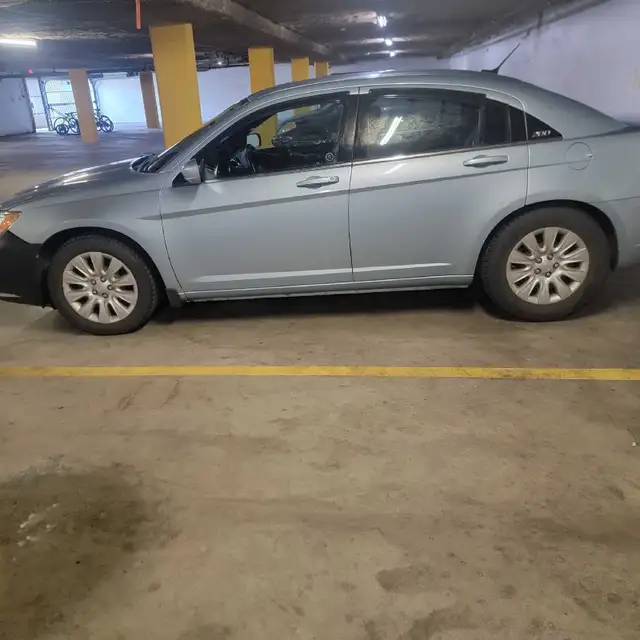 Selling 2012 Chrysler 200