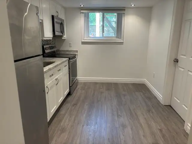 Leslieville Separate Entrance Renovated Basement Apartment - Photo 2