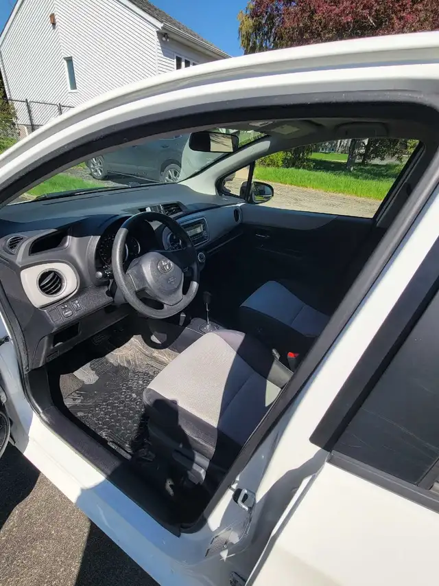 Toyota Yaris - Photo 4