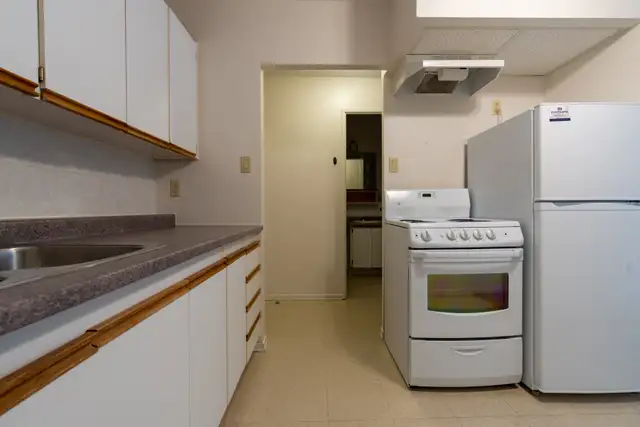 2100 Regent Street - Bachelor for Rent in Sudbury - Photo 2