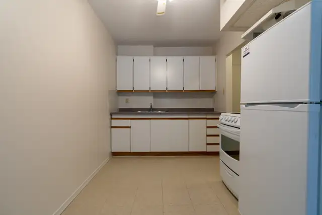 2100 Regent Street - Bachelor for Rent in Sudbury - Photo 3