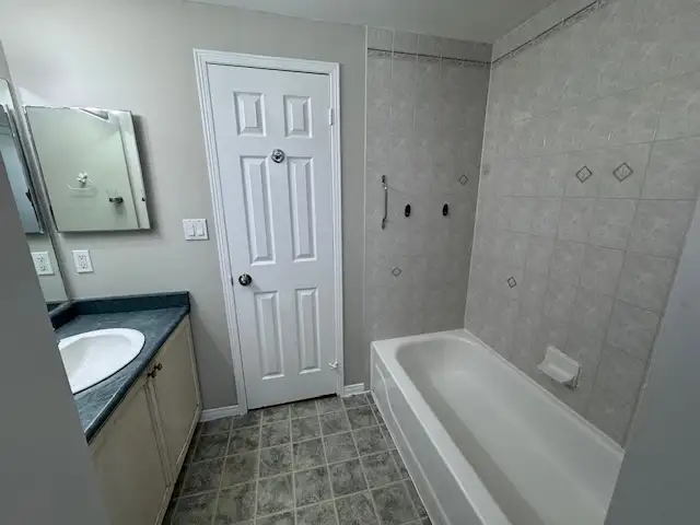 N.E. Barrie 3 Bedroom   room in bsmt, 1.5 bath, lots of parking - Photo 7