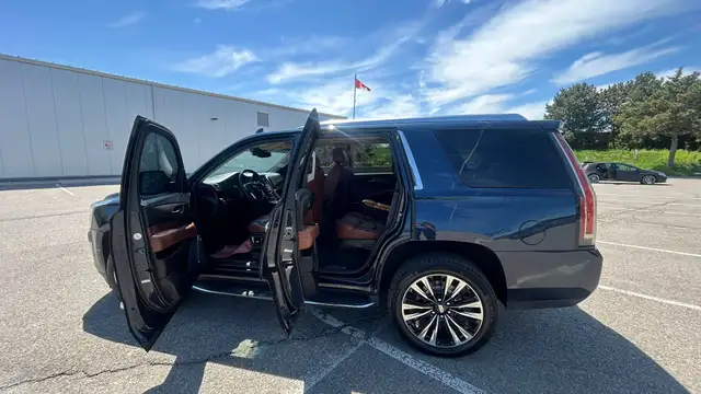 2017 Cadillac Escalade - Photo 12