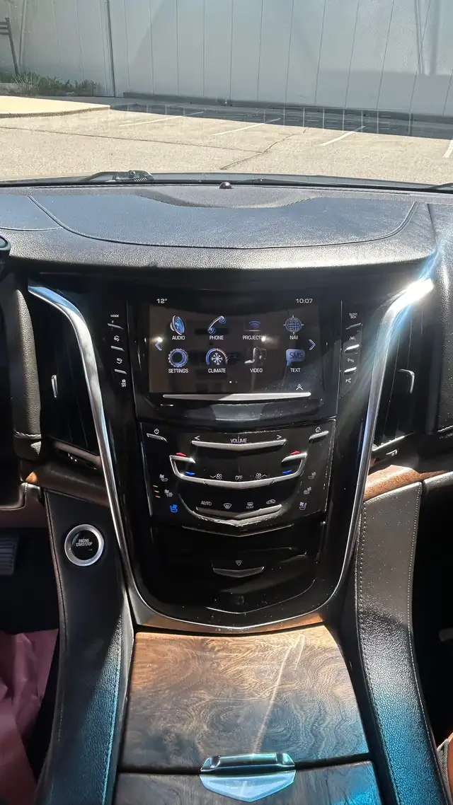 2017 Cadillac Escalade - Photo 17