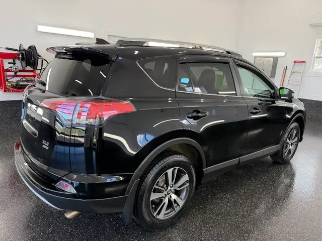2018 Toyota RAV4 XLE All Wheel Drive - Photo 4