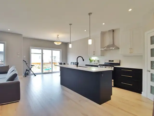 4 Bedroom Single Family Home for Rent, Garage, Russell, Ottawa - Photo 3