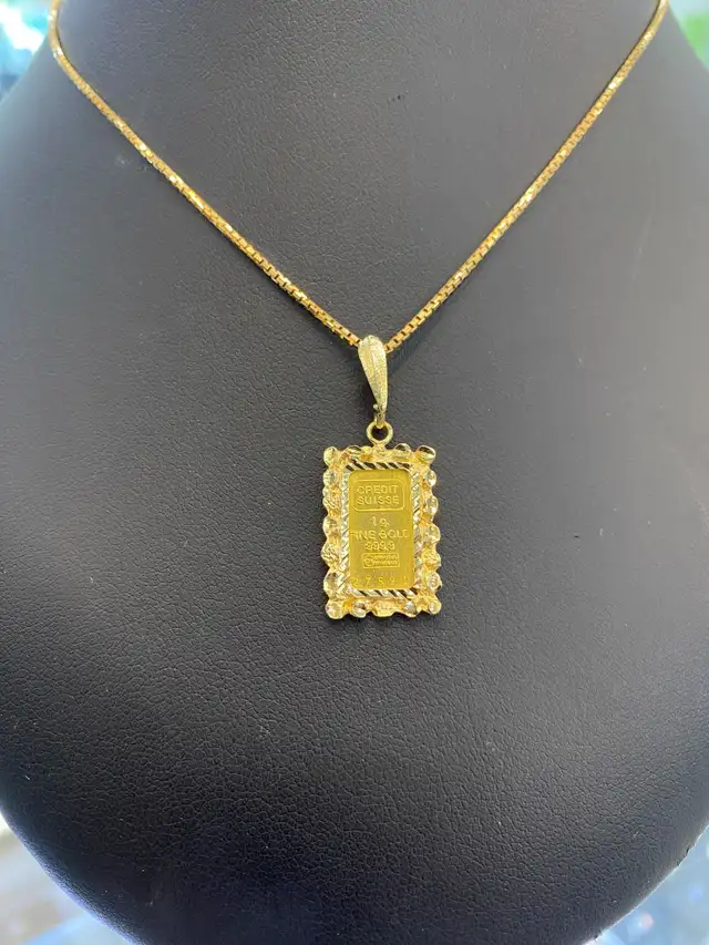 14K Gold Bar Pendant - Photo 3