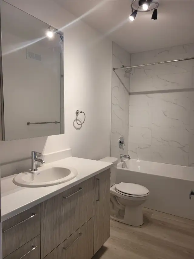 Luxueux condo neuf et moderne 4 1/2 Métro PIE-IX - Photo 5