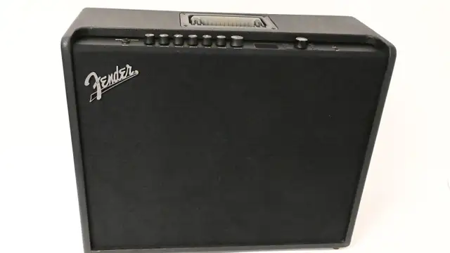 Fender Mustang GT-200 Combo Amp 200W 2x12  footswitch and covers - Photo 2