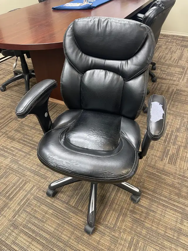 Used office chairs $20 each - Photo 2