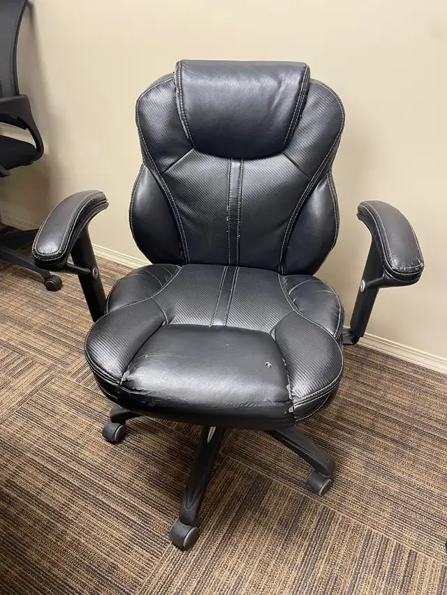 Used office chairs $20 each - Photo 4