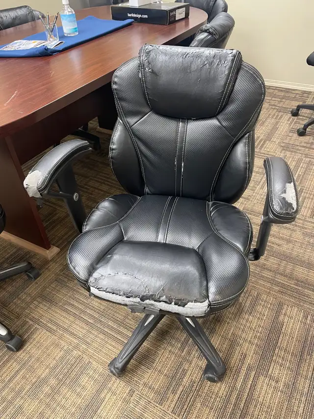 Used office chairs $20 each - Photo 6