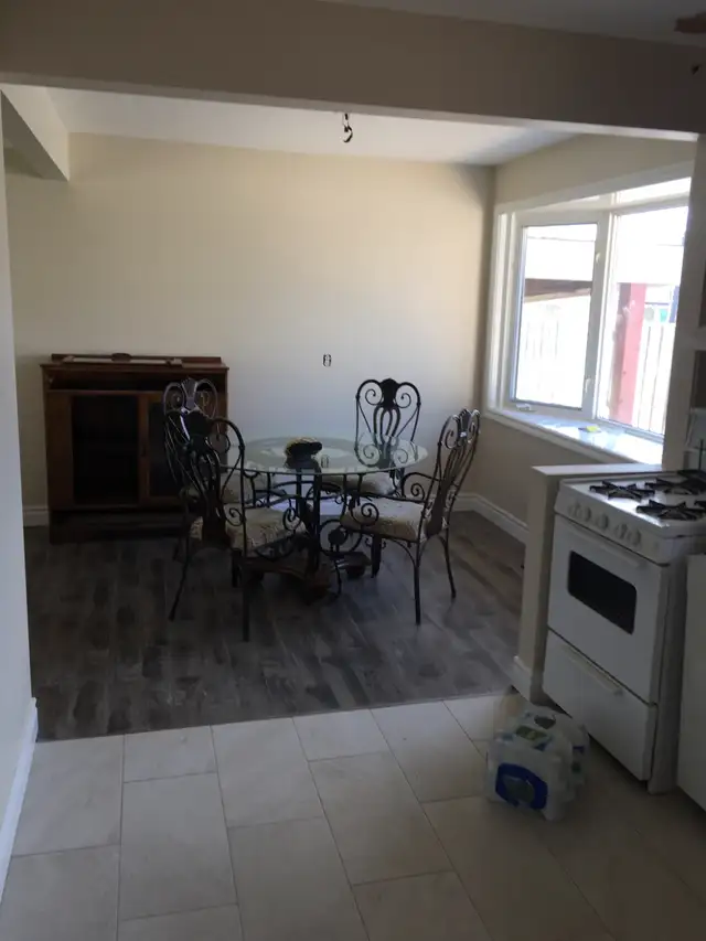 Updated 3 Bedroom Upper Unit – North End St. Catharines – Availa - Photo 11