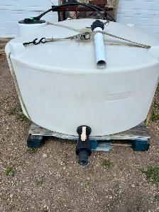 250-gallon portable water tank