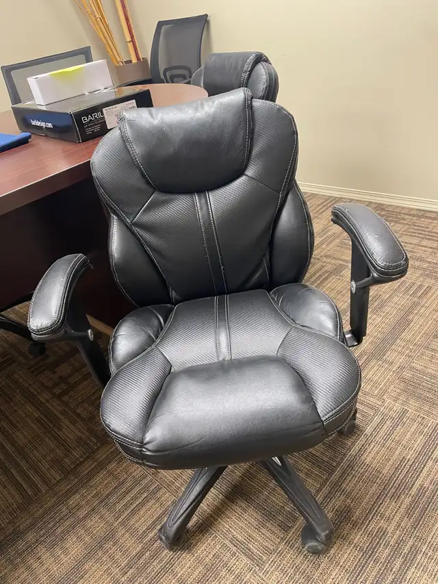 Used office chair $20 each - Photo 4