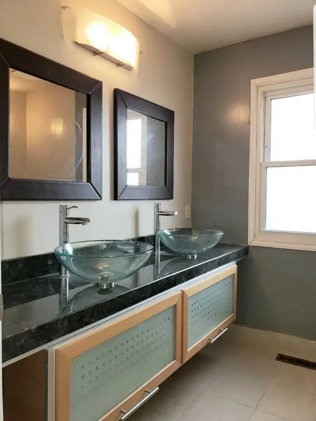 ROOM RENTAL IN HEART OF MISSISSAUGA SQUARE ONE. MALE ONLY - Photo 5