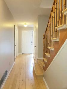 ROOM RENTAL IN HEART OF MISSISSAUGA SQUARE ONE. MALE ONLY - Photo 6