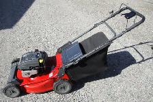 SNAPPER SELF PROPELLED LAWNMOWER