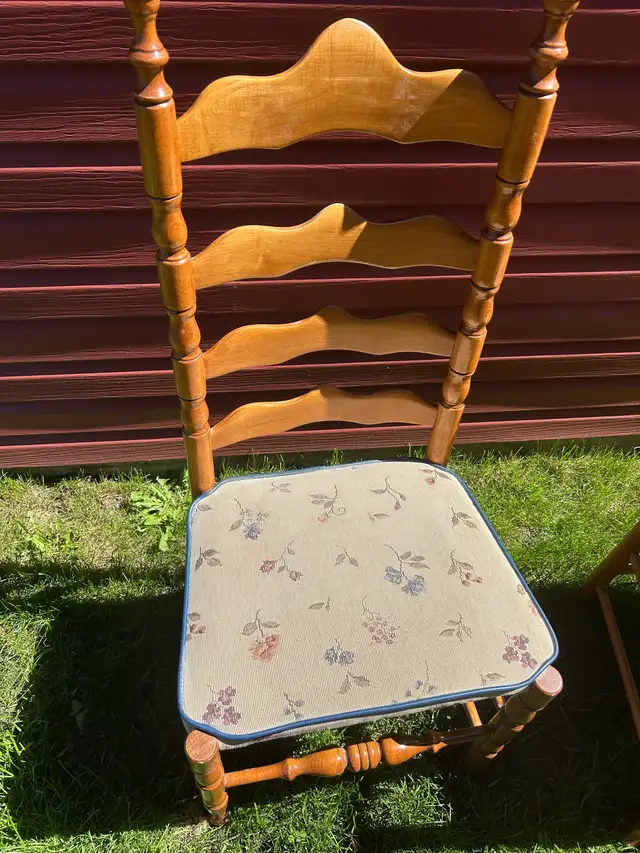 Table et 2 chaises - Photo 3