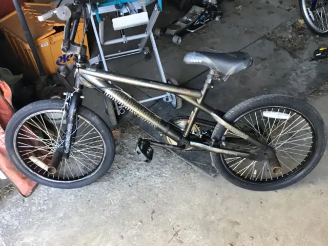 IRONHORSE BMX BIKE 20 inch WHEELS - Photo 2
