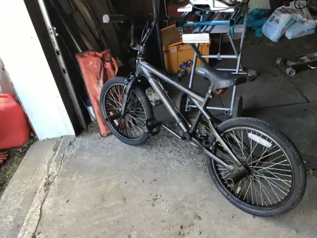 IRONHORSE BMX BIKE 20 inch WHEELS - Photo 7
