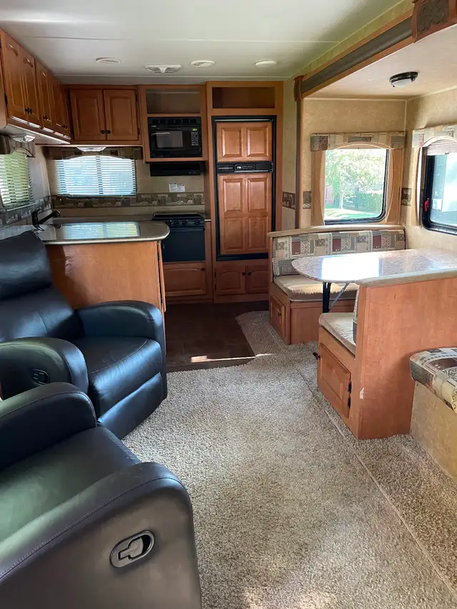 For Sale- 2011 Heartland - North Country Lakeside 29 ft RV - Photo 3