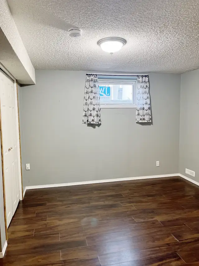 Legal 2-BR WalkUp Suite in Cedarbrae Private Entrance - Photo 2