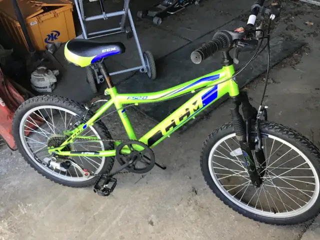 CCM F52.0 KIDS 6 SPEED BIKE 20 inch WHEELS - Photo 2