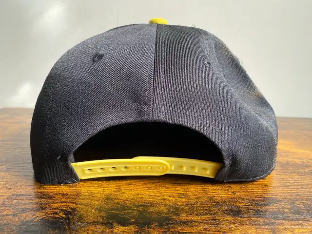 Black Snapback Cap w/ Pink Donut Brim - The Munchies - Photo 3