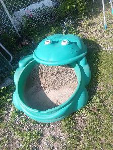 Frog Sandbox