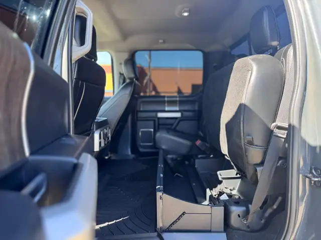2021 FORD F-350 SUPER DUTY LARIAT • 6.7L DIESEL • 4X4 - Photo 15