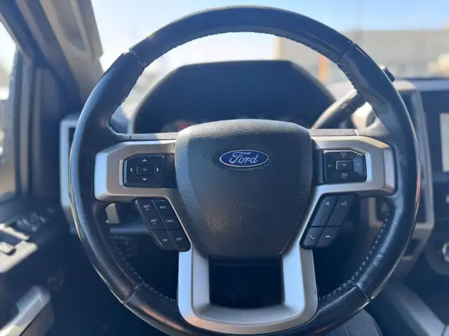 2021 FORD F-350 SUPER DUTY LARIAT • 6.7L DIESEL • 4X4 - Photo 17