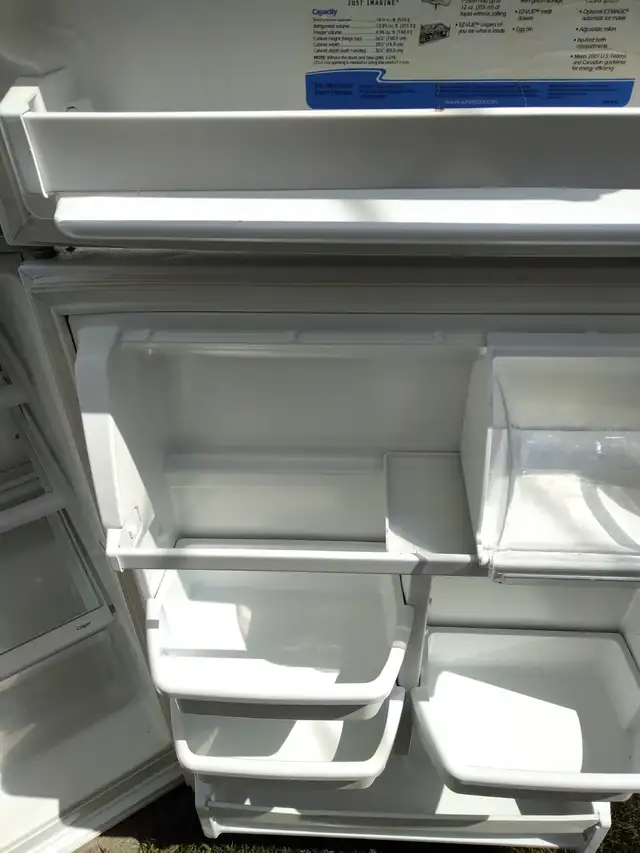Whirlpool Refridgerator/Fridge - Photo 6