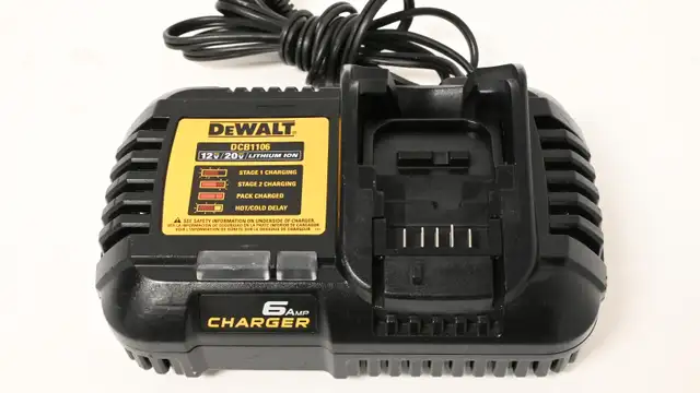 DEWALT 6 Amp Charger Compatible 12V/20V/60V Batteries USED good