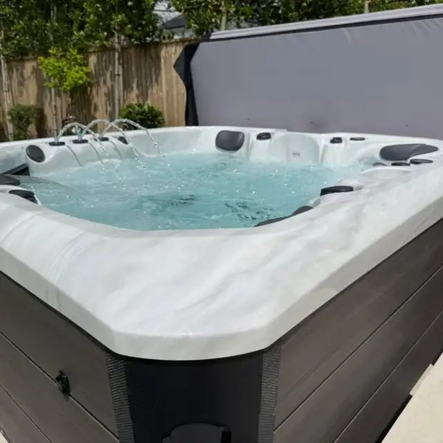 SATURN HOT TUB FOR SALE - Photo 2