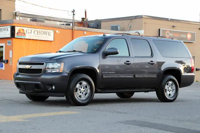 2011 Chevrolet Suburban LT 4x4 loaded Certified 2 Year W - Photo 2