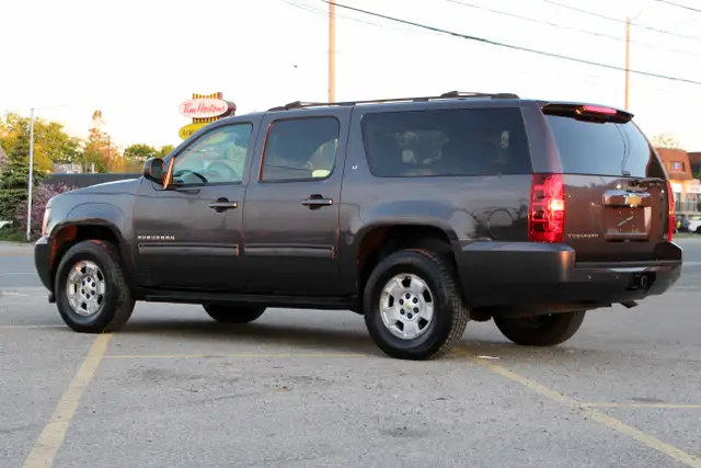 2011 Chevrolet Suburban LT 4x4 loaded Certified 2 Year W - Photo 4