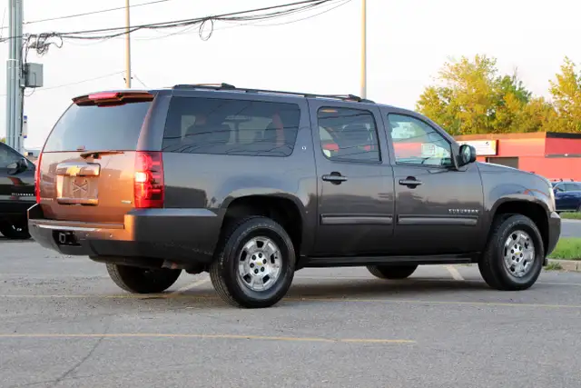 2011 Chevrolet Suburban LT 4x4 loaded Certified 2 Year W - Photo 6
