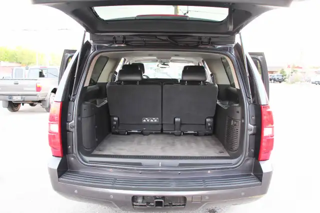 2011 Chevrolet Suburban LT 4x4 loaded Certified 2 Year W - Photo 8