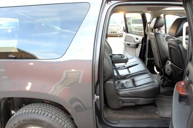 2011 Chevrolet Suburban LT 4x4 loaded Certified 2 Year W - Photo 15