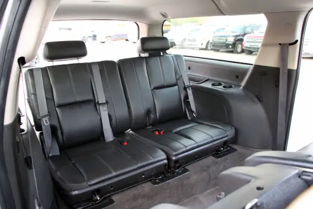 2011 Chevrolet Suburban LT 4x4 loaded Certified 2 Year W - Photo 16