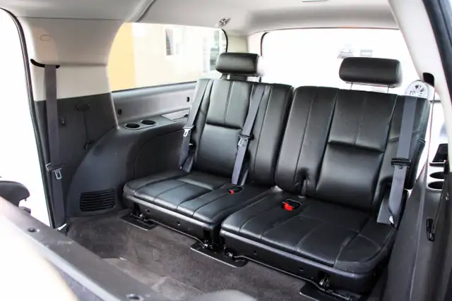 2011 Chevrolet Suburban LT 4x4 loaded Certified 2 Year W - Photo 17