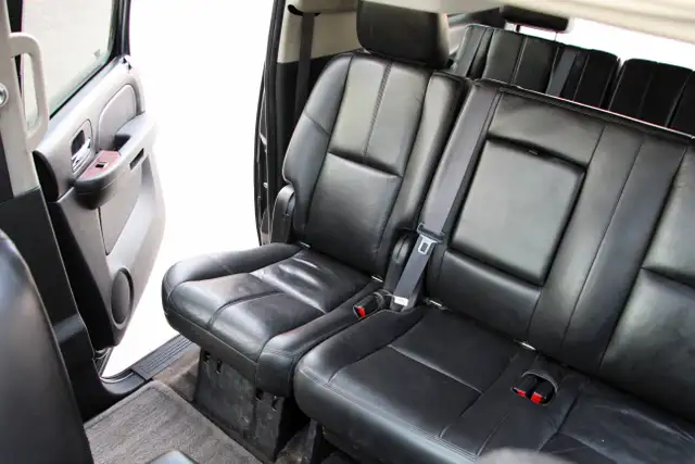 2011 Chevrolet Suburban LT 4x4 loaded Certified 2 Year W - Photo 19