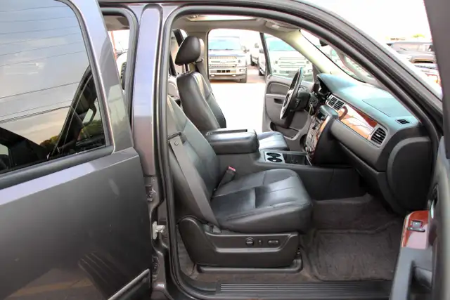 2011 Chevrolet Suburban LT 4x4 loaded Certified 2 Year W - Photo 21