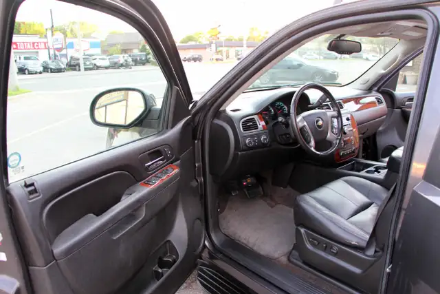 2011 Chevrolet Suburban LT 4x4 loaded Certified 2 Year W - Photo 22