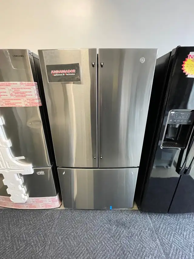 NEW 36" GE French Door Fridge (27.0 Cu.Ft) Interior Water & Ice)