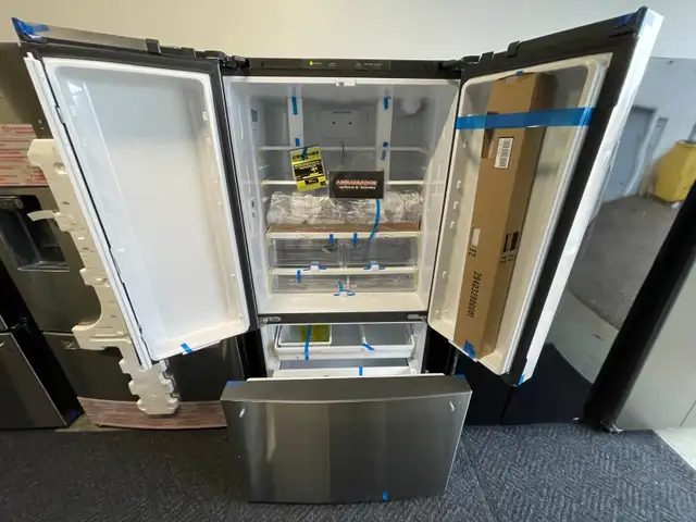 NEW 36" GE French Door Fridge (27.0 Cu.Ft) Interior Water & Ice) - Photo 3