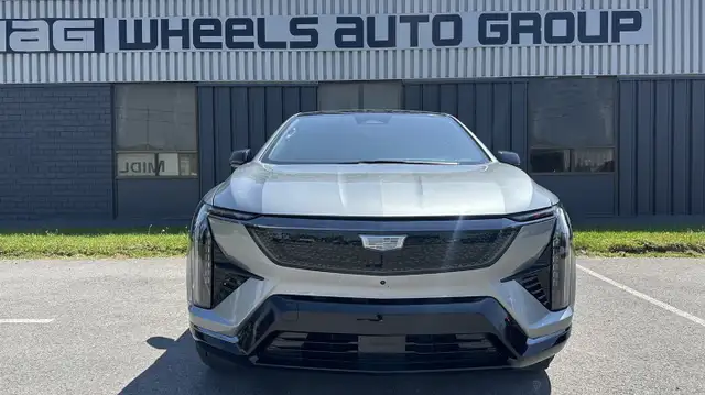 2025 Cadillac OPTIQ Sport - Photo 2