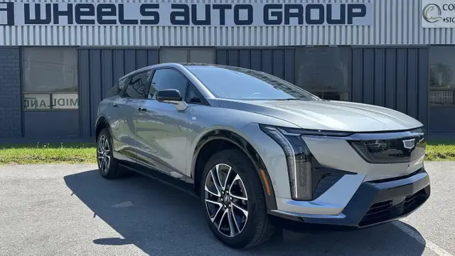 2025 Cadillac OPTIQ Sport - Photo 3